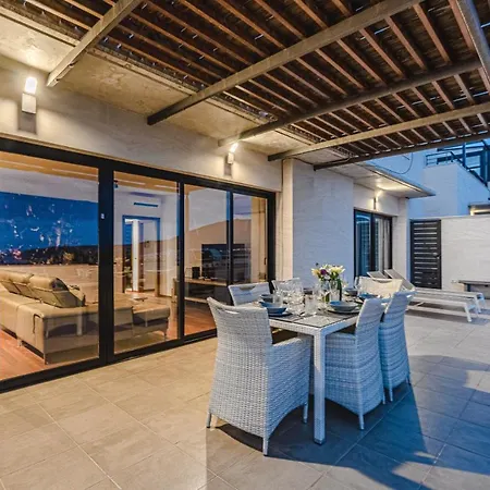 Rey Tenerife #17, Close To Siam Park *