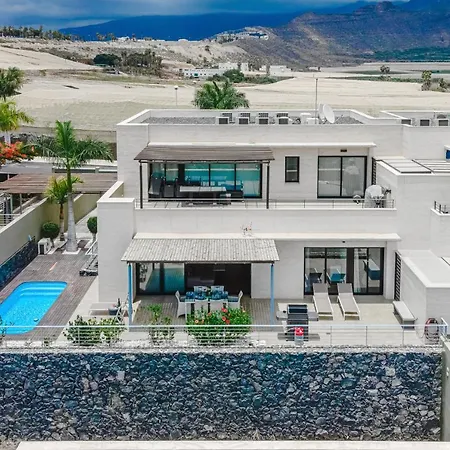 Rey Tenerife #17, Close To Siam Park