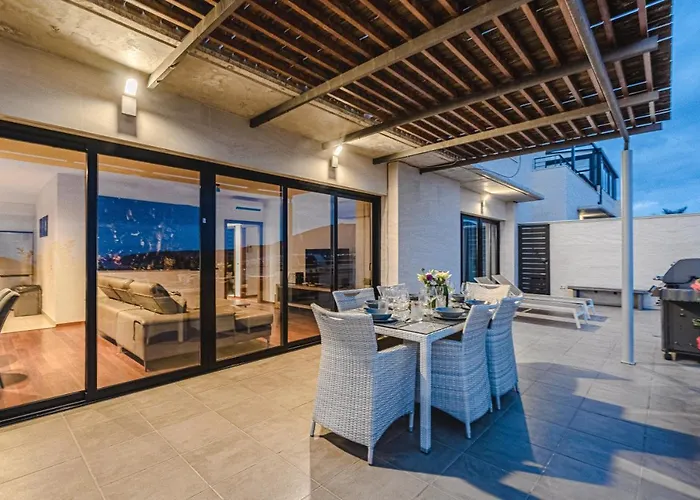 Rey Tenerife #17, Close To Siam Park *