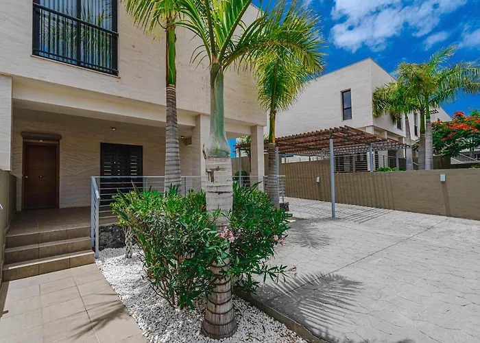 Rey Tenerife #17, Close To Siam Park